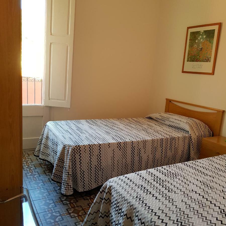 Apartamentos Nouvilas Portbou Kültér fotó